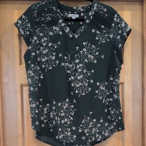 Croft & Barrow Green Floral Blouse
